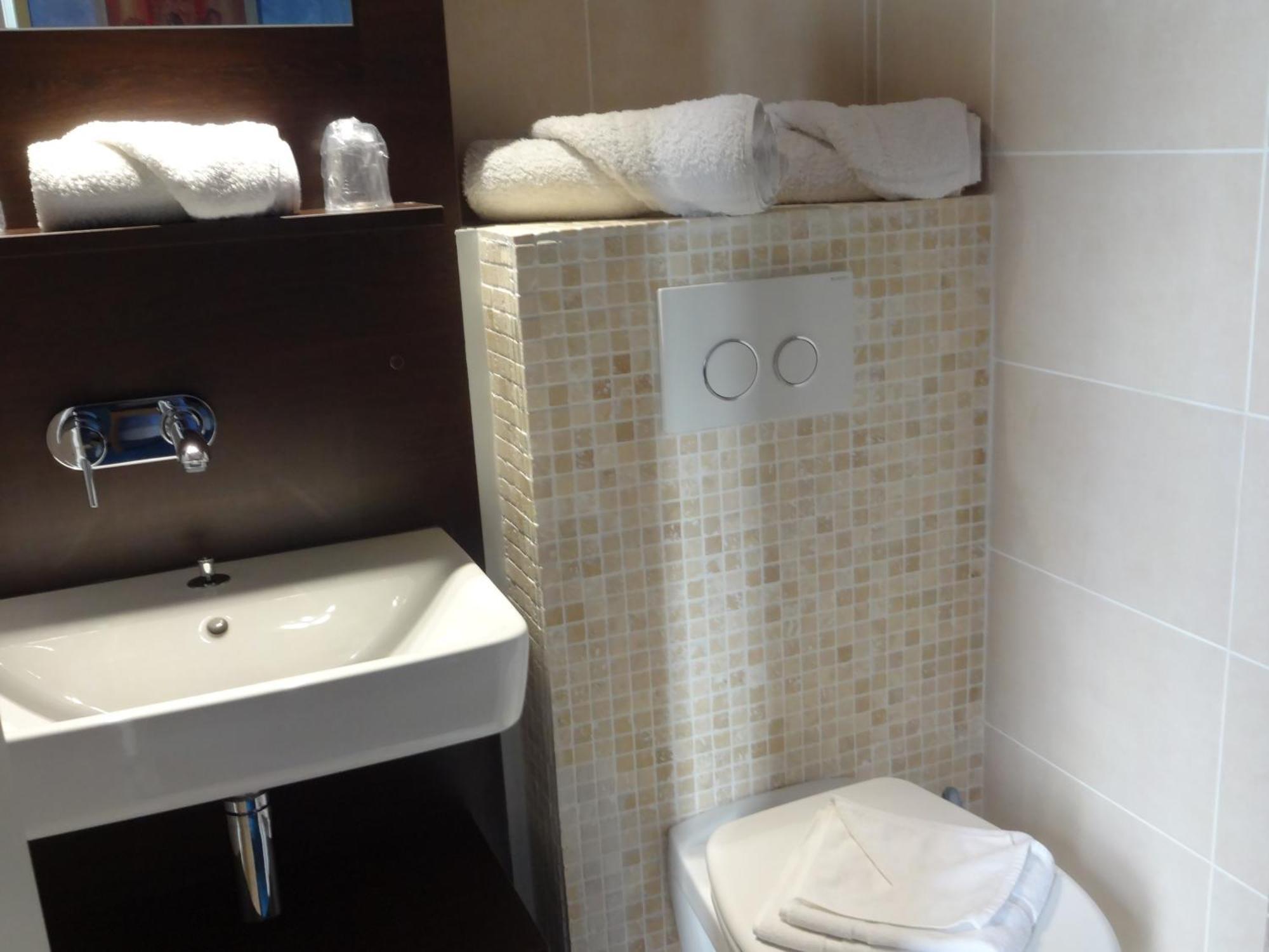 Hotel La Champagne Ardenne Cabourg Rum bild